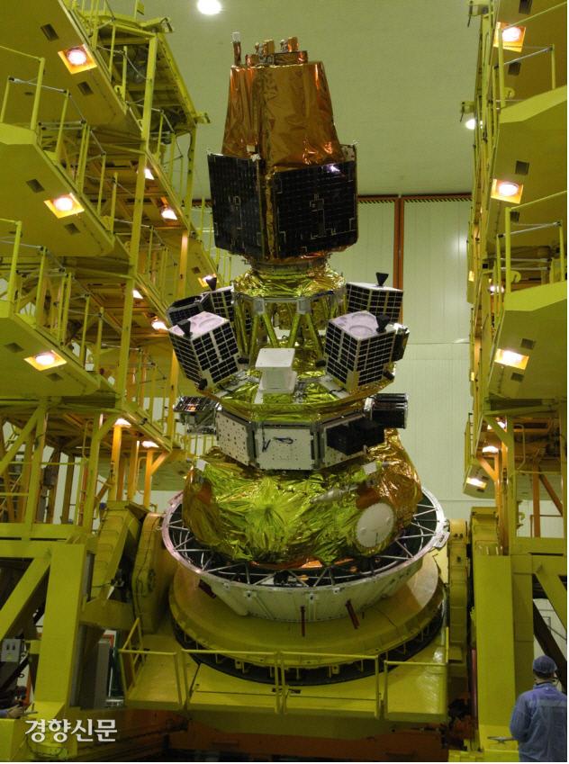 소유즈 발사체의 상단에 장착된 차세대 중형위성 1호의 모습. 과기정통부·국토부 제공
