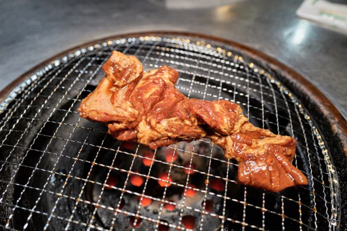 강릉까지 와서 충분히 먹을 만했던 적절한 단맛의 돼지갈비.