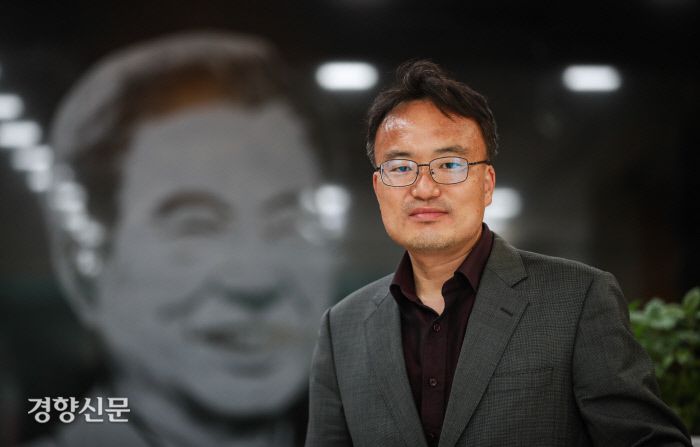 6월 1일 서울 동교동 김대중도서관에서 만난 <성공한 대통령 김대중 현대사> 펴낸 장신기 박사. / 이준헌 기자