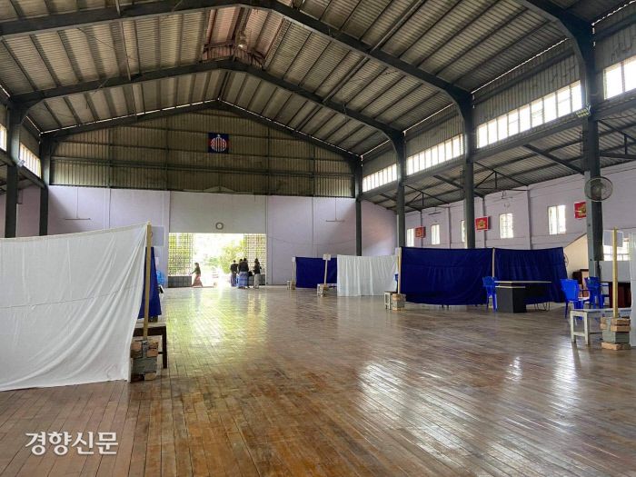 인세인교도소 내부에 위치한 접견실 모습 / 다큐앤드뉴스 제공