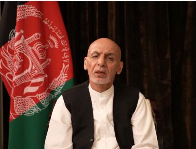 아슈라프 가니 아프가니스탄 대통령이 18일(현지시간) 페이스북에 올린 동영상을 통해 자신이 아랍에미리트에 머물고 있는 사실 등을 공개하고 있다. 동영상 화면 캡쳐