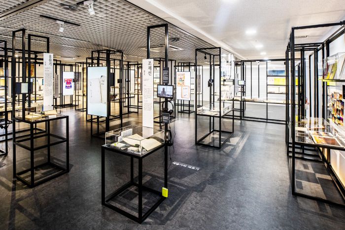 개원 70주년을 맞은 국립국악원이 근현대 국악사를 조망할 수 있는 특별전 ‘국립국악원 미공개 소장품전: 21인의 기증 컬렉션’을 서울 서초구 국립국악원 국악박물관에서 연다.  국립국악원 제공