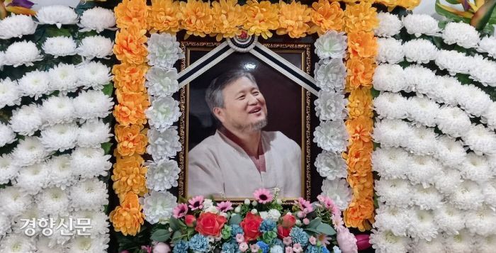 24일 광주광역시 북구의 한 장례식장에 5·18민주화운동 부상을 입은 고 이광영씨의 빈소가 마련돼 있다. 그는 5.18  당시 계엄군이 쏜 총에 맞아 하반신이 마비된 채 고통 속에서 살아가다 지난 23일 숨진 채 발견됐다.