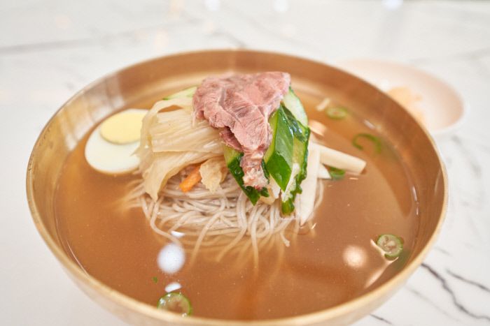 서울에 분점을 낼 정도로 잘 알려진 평양냉면.