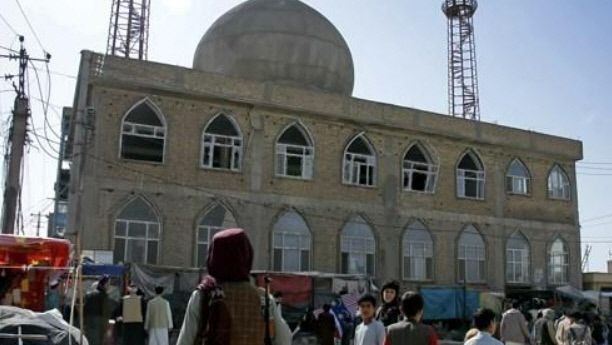 4월 폭탄공격이 발생한 아프간 마자르-이-샤리프 모스크(기사내용과는 상관 없음). 연합뉴스