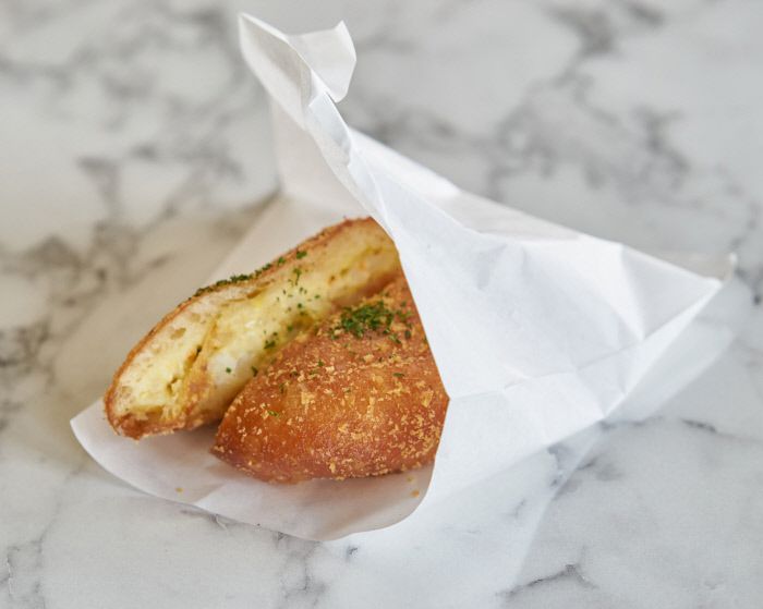 맛있는 개진 감자로 만드니 맛이 없을 수가 없는 감자고로케.