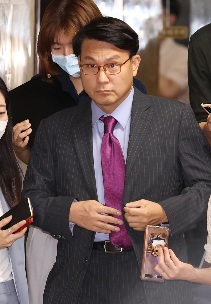 국민의힘 윤상현 의원이 27일 오후 서울 여의도 국회에서 열린 의원총회에 참석하고 있다. 연합뉴스