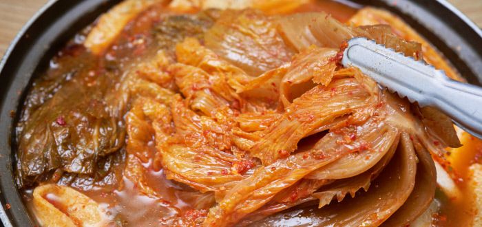 주인공은 딱 하나, 묵은지 김치찌개