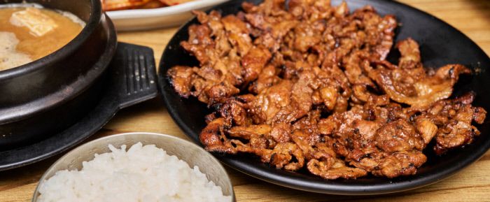 탕·전골 말고 입맛 당기는 흑염소 숯불구이