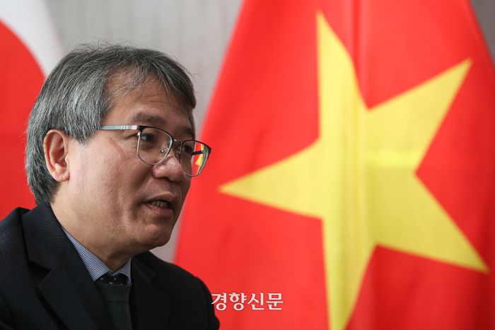 응우옌 부 뚱 주한베트남대사가 지난 14일 서울 종로구 베트남 대사관에서 경향신문과 인터뷰를 하고 있다. 성동훈 기자