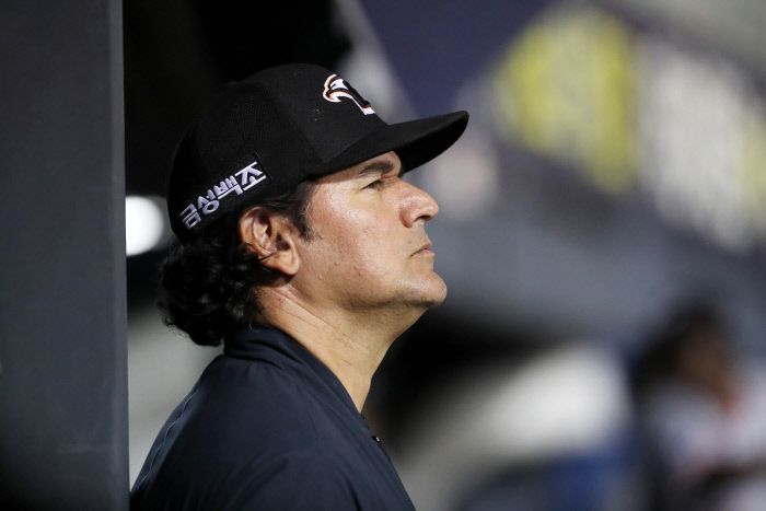 카를로스 수베로 감독