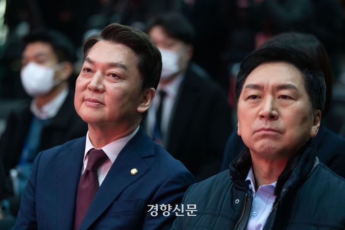 국민의힘 당 대표 후보로 출마하는 김기현 후보와 안철수 후보가 7일 오전 서울 강서구 ASSA빌딩 방송스튜디오에서 열린 국민의힘 제3차 전당대회 비전발표회에 참석해있다. 국회사진기자단