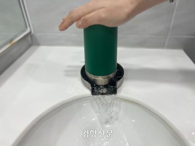 고압 컵 세척기. 제주도 제공