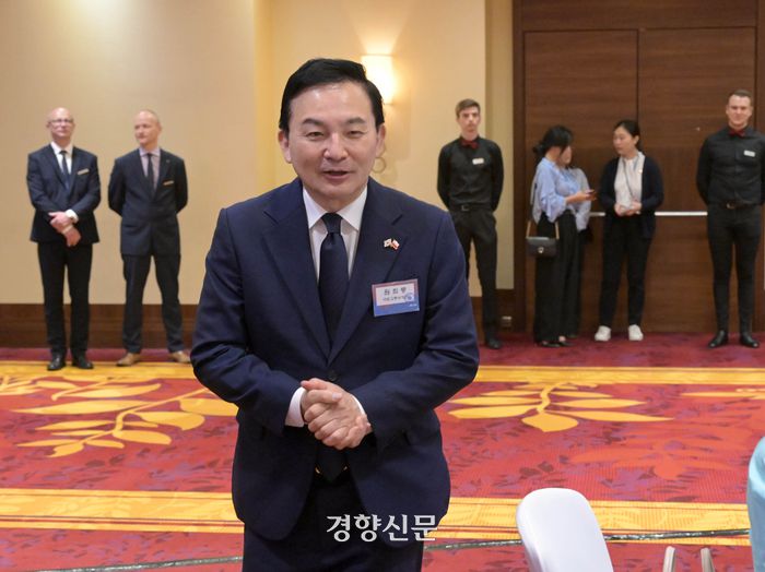 원희룡 국토교통부 장관이 12일(현지시간) 폴란드 바르샤바 한 호텔에서 열린 동포간담회에 참석하고 있다. 김창길 기자