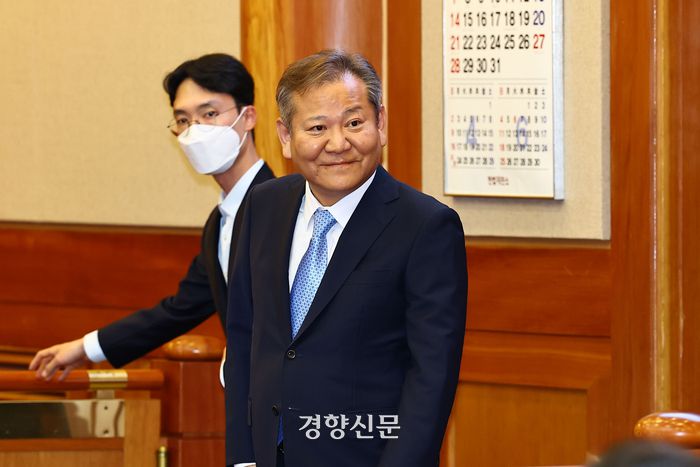 이상민 행정안전부 장관이 지난 5월 9일 서울 종로구 헌법재판소에서 열린 탄핵 심판 사건 첫 변론에 출석하고 있다. 문재원 기자