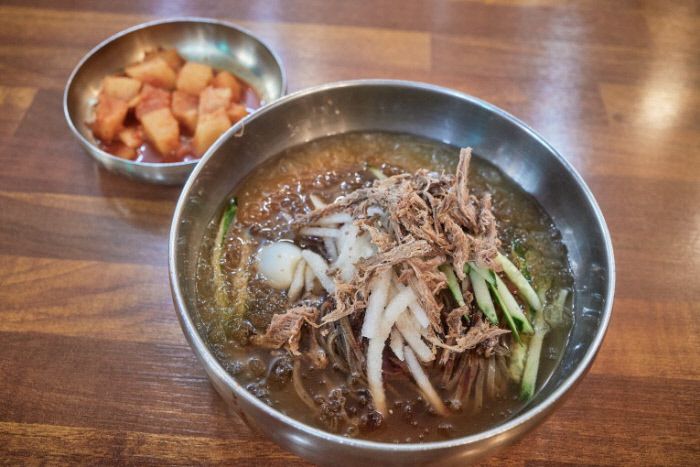 평양냉면과 진주냉면 사이… 면 요리를 찾는다면 ‘의령 소바’