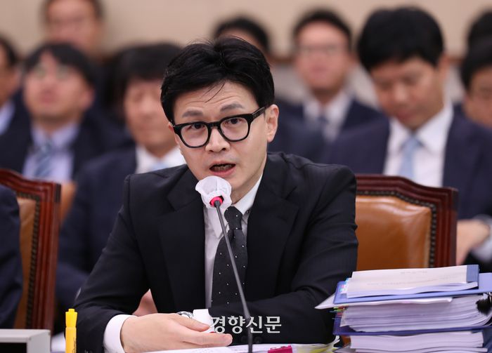 한동훈 법무부 장관이 8월 21일 국회에서 열린 법사위 전체회의에서 의원질의에 답변하고 있다. / 박민규 선임기자