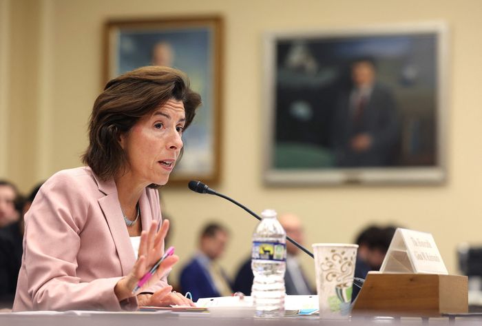 지나 러몬도 미국 상무장관이 지난 19일(현지시간) 워싱턴 DC에서 열린 하원 청문회에서 반도체법과 관련해 발언하고 있다. AFP연합뉴스