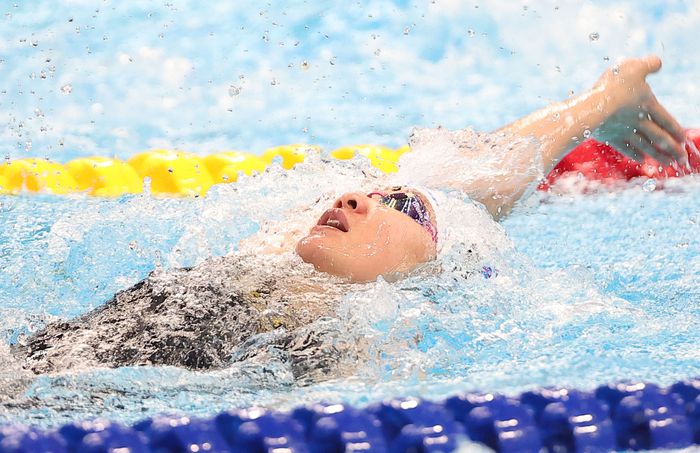 27일 중국 항저우 올림픽 스포츠센터 수영장에서 열린 2022 항저우 아시안게임 수영 혼성 혼계영 400ｍ 결승에 출전한 이은지가 역영하고 있다. 2023.9.27 연합뉴스