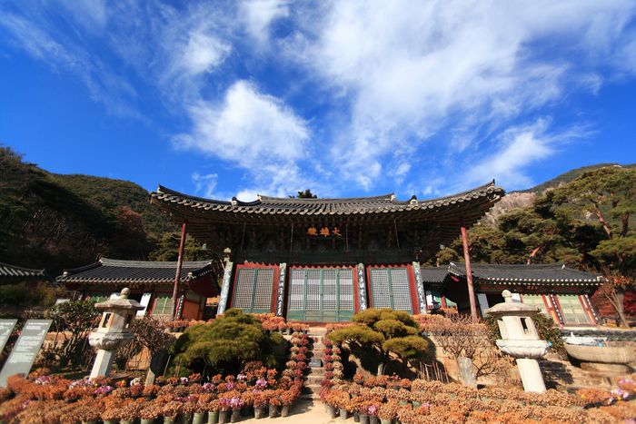 창녕의 관룡산 관룡사. 문화재청 제공