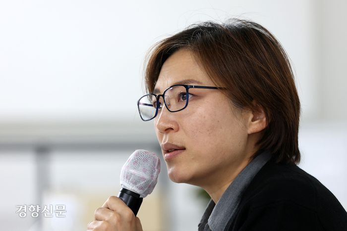 김정하 장애와인권발바닥행동 활동가가 11월 13일 경향신문 후마니타스연구소에서 강연하고 있다. 조태형 기자