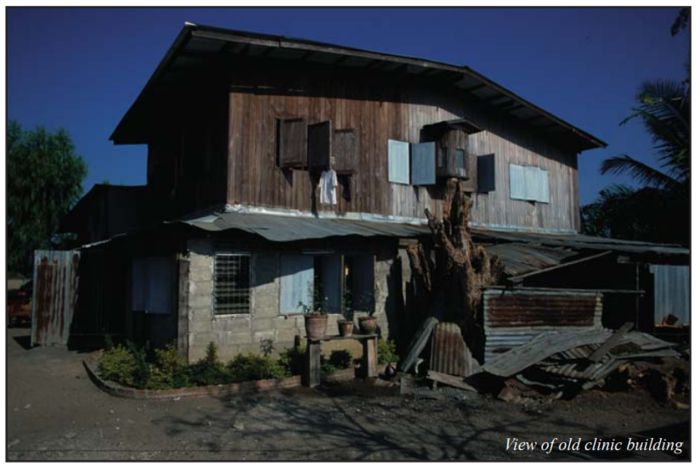 초기 매따오 클리닉 건물. 1989년 한 카렌족 가족이 제공했다. 사진과 설명 모두 매따오 클리닉 20주년 보고서에서 발췌.