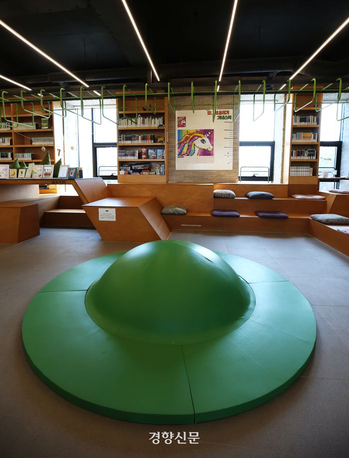 전주시립도서관 꽃심  ‘우주로 1216’. 이윤정 기자