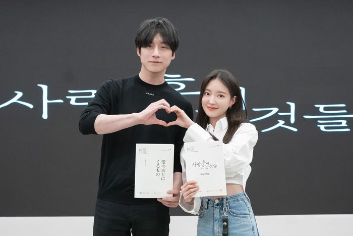 쿠팡플레이 드라마 <사랑 후에 오는 것들>에선 한국 배우 이세영(왼쪽)과 일본 배우 사카구치 켄타로가 주연을 맡았다. 쿠팡플레이 제공