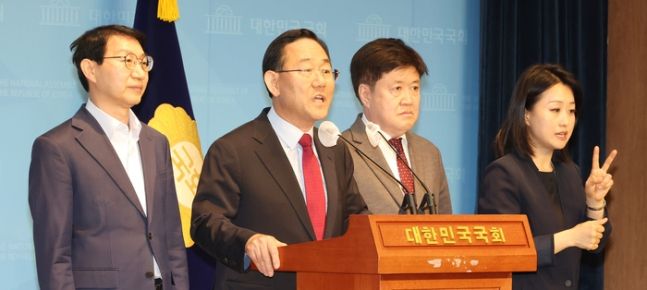 주호영 국회 연금개혁특위 위원장이 특위 활동 종료를 밝히고 있다. 연합뉴스