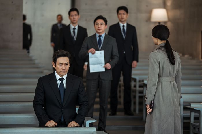 박동호는 재벌과 정치인의 결탁을 추적하다 타깃이 되고, 억울하게 구속될 위기에 놓인다. 넷플릭스 제공