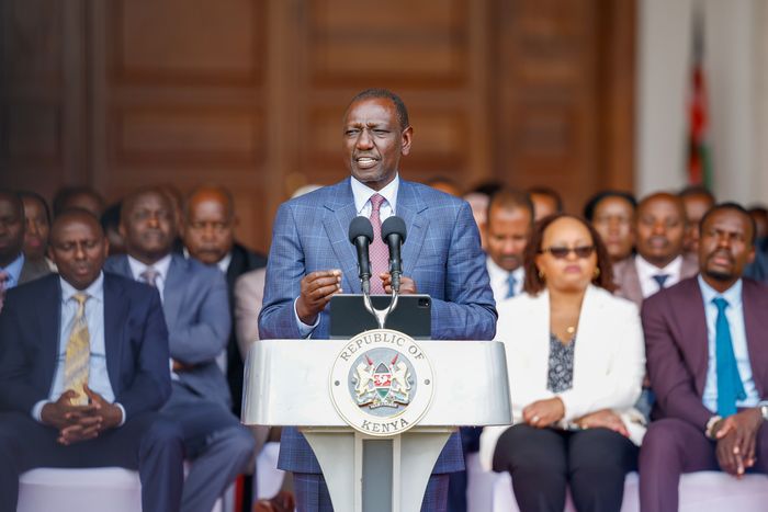 26일(현지시간) 윌리엄 루토 케냐 대통령이 기자회견을 열어 전국적인 시위와 유혈 사태를 촉발한 증세 법안을 철회하겠다고 밝혔다. EPA연합뉴스