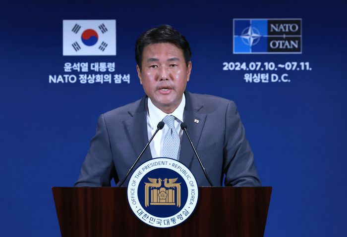 김태효 국가안보실 1차장이 10일(현지시간) 미국 워싱턴DC 한 호텔에 마련된 한국 기자단 프레스센터에서 윤석열 대통령의 북대서양조약기구(NATO·나토) 75주년 정상회의 일정 참석과 관련해 브리핑을 하고 있다.  연합뉴스