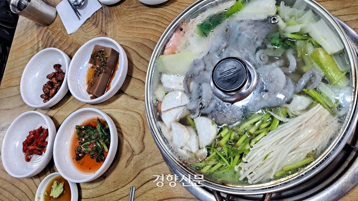 서울 일원동 ‘갯마을낙지’ 연포탕. 정유미기자