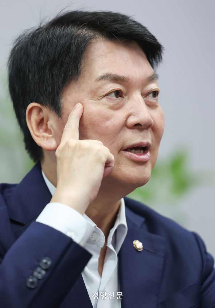 안철수 국민의힘 의원이 지난 9월19일 국회 의원회관에서 경향신문과 인터뷰하고 있다. 성동훈 기자