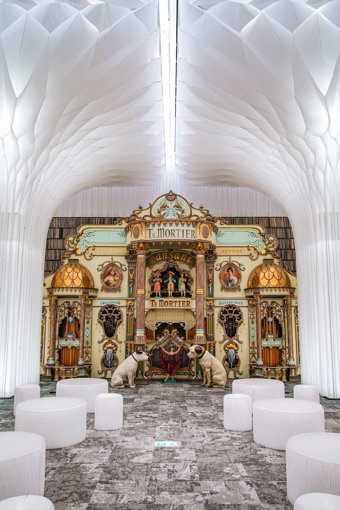 오디움 라운지 100년 넘은 초대형 오르골