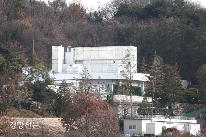 12·3 비상계엄 사태를 일으킨 윤석열 대통령이 칩거한 서울 용산구 한남동 대통령 관저. 한수빈 기자