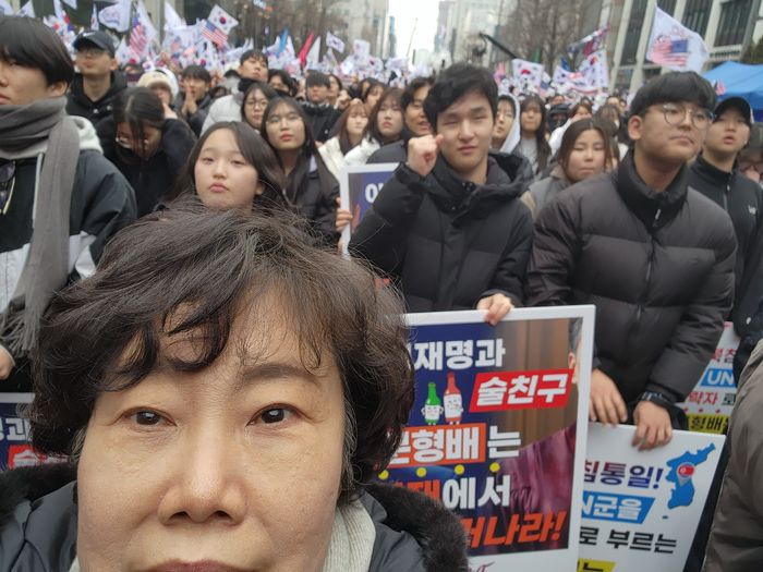 보수성향 개신교 단체 세이브코리아가 15일 광주 동구 금남로에서 개최한 집회에 참석한 조배숙 국민의힘 의원. 조배숙 의원 페이스북
