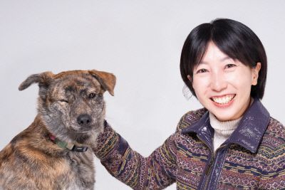 베트남에서 반려동물과 살기는 국내 사정과는 좀 다르다. 반려동물은 대중교통 탑승이 불가능하기에 근교 여행을 하려면 개인 자동차가 필요하다.