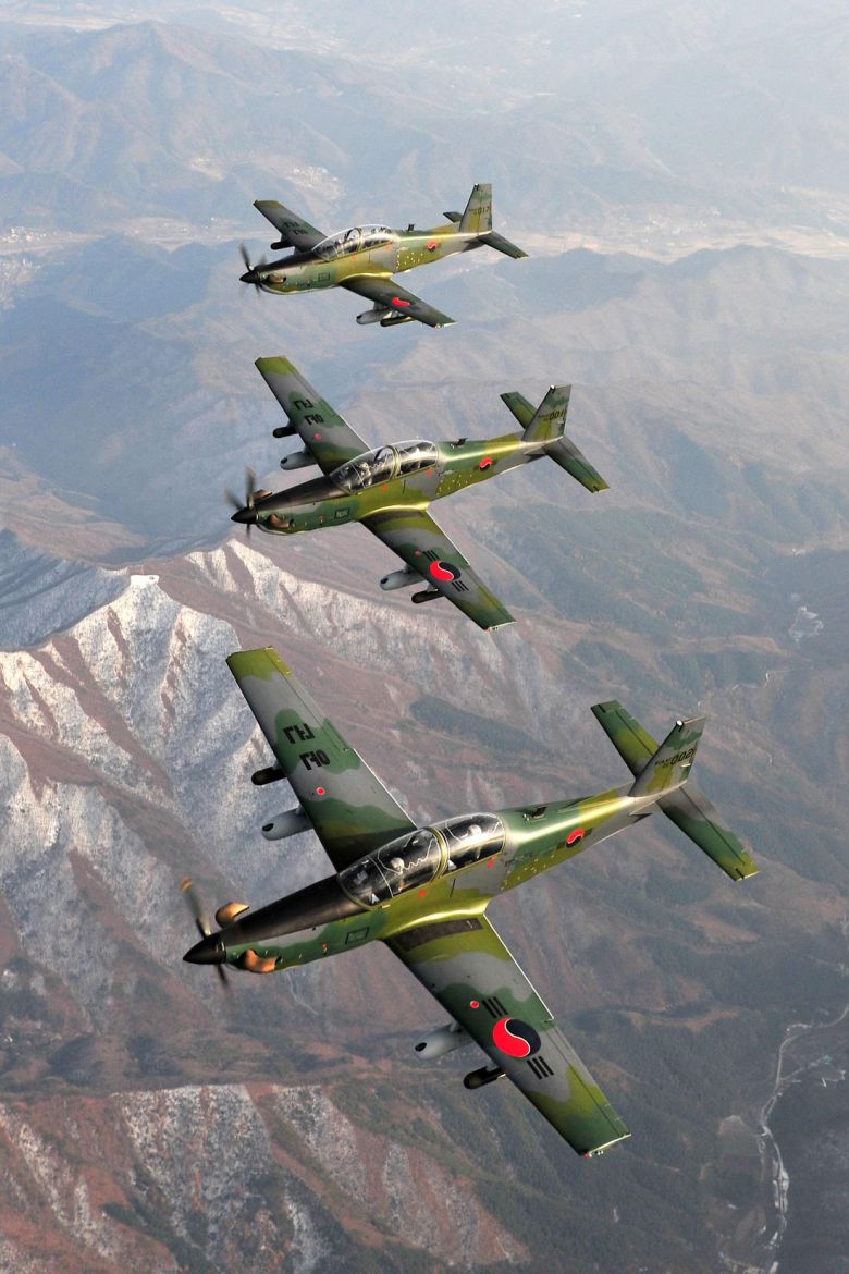 KA-1 전술통제공격기 편대가 2019년 4월 비행하고 있다. 공군 제공