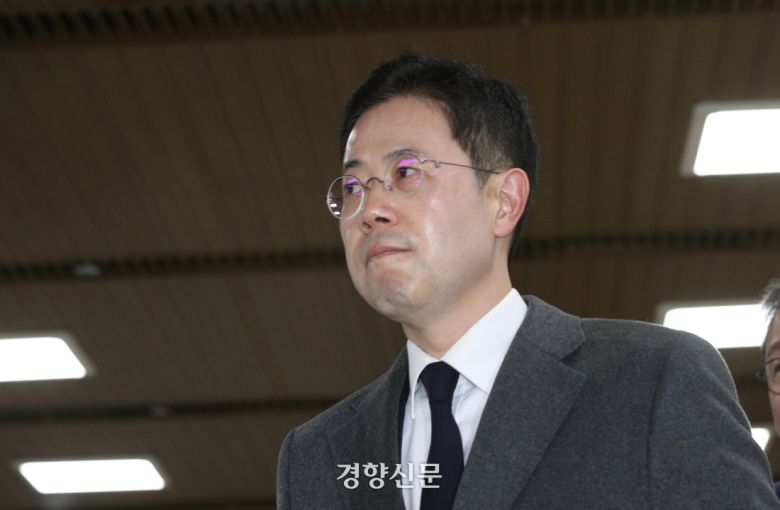 ‘고발사주’ 의혹으로 재판에 넘겨진 손준성 검사장이 지난해 12월6일 서울 서초구 서울고법에서 열린 항소심 선고 공판에 출석하고 있다. 권도현 기자