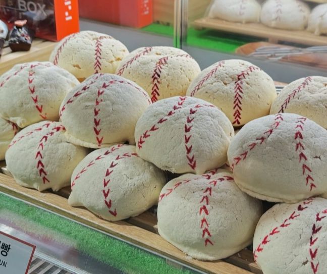 인크커피 야구공빵.  인크커피 인스타그램