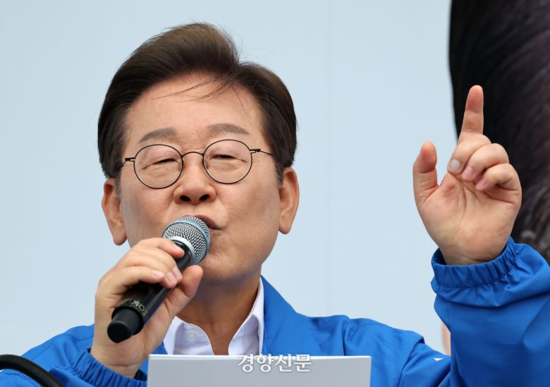 이재명 더불어민주당 대선 후보가 16일 전북 익산역 동부광장 유세에서 연설하고 있다. 박민규 선임기자