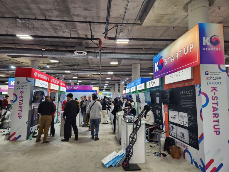 7일(현지시간) 미국 라스베이거스에서 열린 CES 2025의 스타트업 전용관인 유레카파크에 개관한 K-스타트업 통합관. 중소벤처기업부 제공