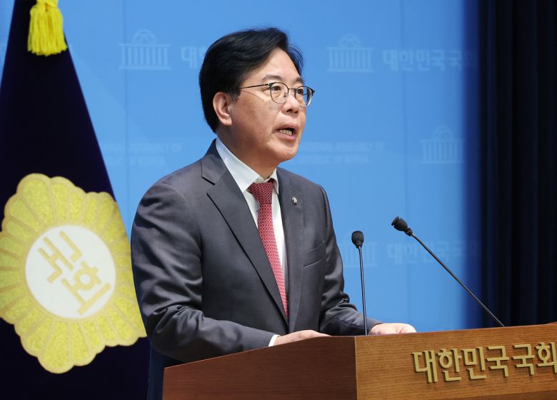 송언석 국민의힘 의원이 12일 국회 소통관에서 원내대표 출마 선언을 하고 있다. 연합뉴스