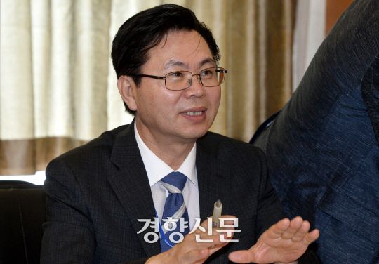 이한주 국정기획위원장. 경향신문 자료사진