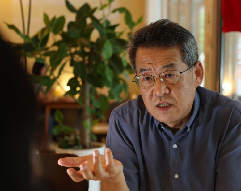 문진수 사회적금융연구원장이 6월 12일 경기 고양시 한 카페에서 주간경향과 인터뷰하고 있다. 정효진 기자