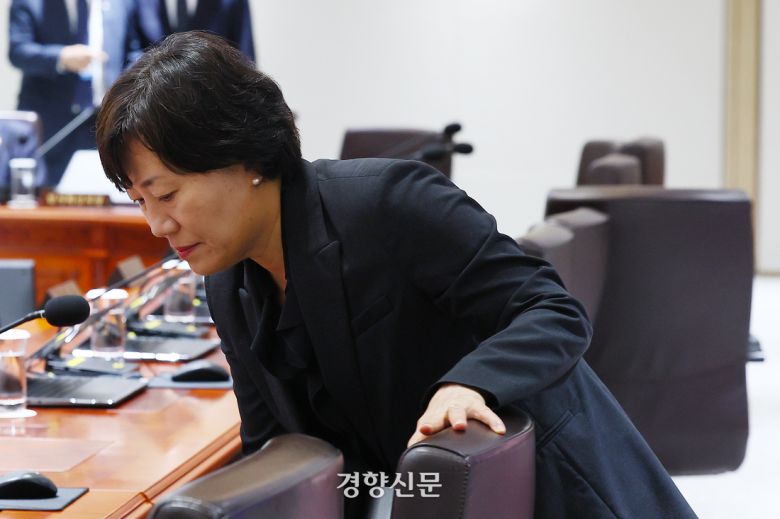 송미령 농림축산식품부 장관이 24일 서울 용산 대통령실 청사에서 열린 국무회의에 참석하고 있다. 대통령실사진기자단