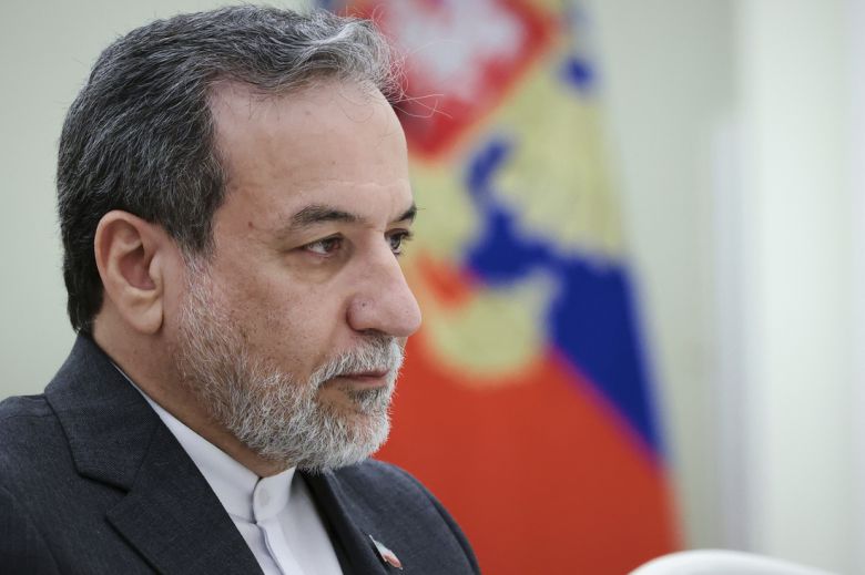 23일(현지시간) 러시아 모스크바 크렘린궁에서 열린 블라디미르 푸틴 러시아 대통령과의 회담에 참석한 아바스 아라그치 이란 외무장관. AP연합뉴스