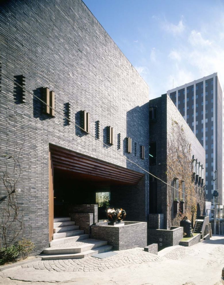 김수근의 대표 설계작인 공간사옥(현 아라리오갤러리). 국가유산청 제공