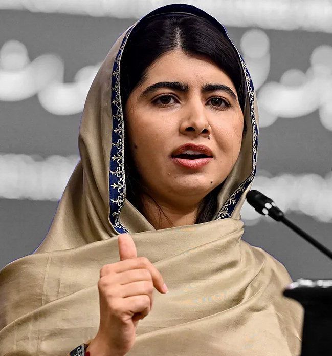 말랄라 유사프자이가 지난 1월12일(현지시간) 파키스탄 이슬라마바드에서 열린 국제 콘퍼런스’에서 연설하고 있다. AFP 연합뉴스